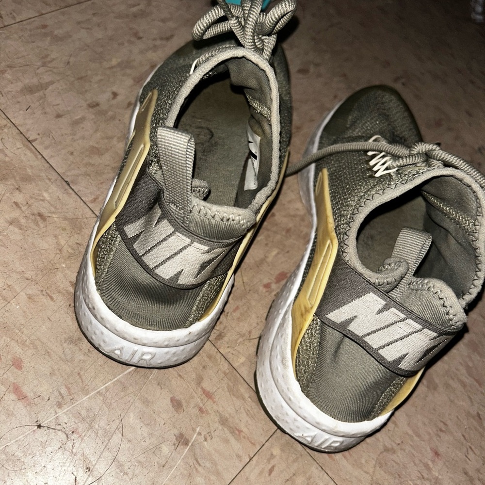 Nike olive green Sneakers with Classic Design